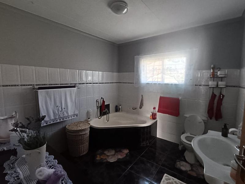 3 Bedroom Property for Sale in Albertinia Western Cape